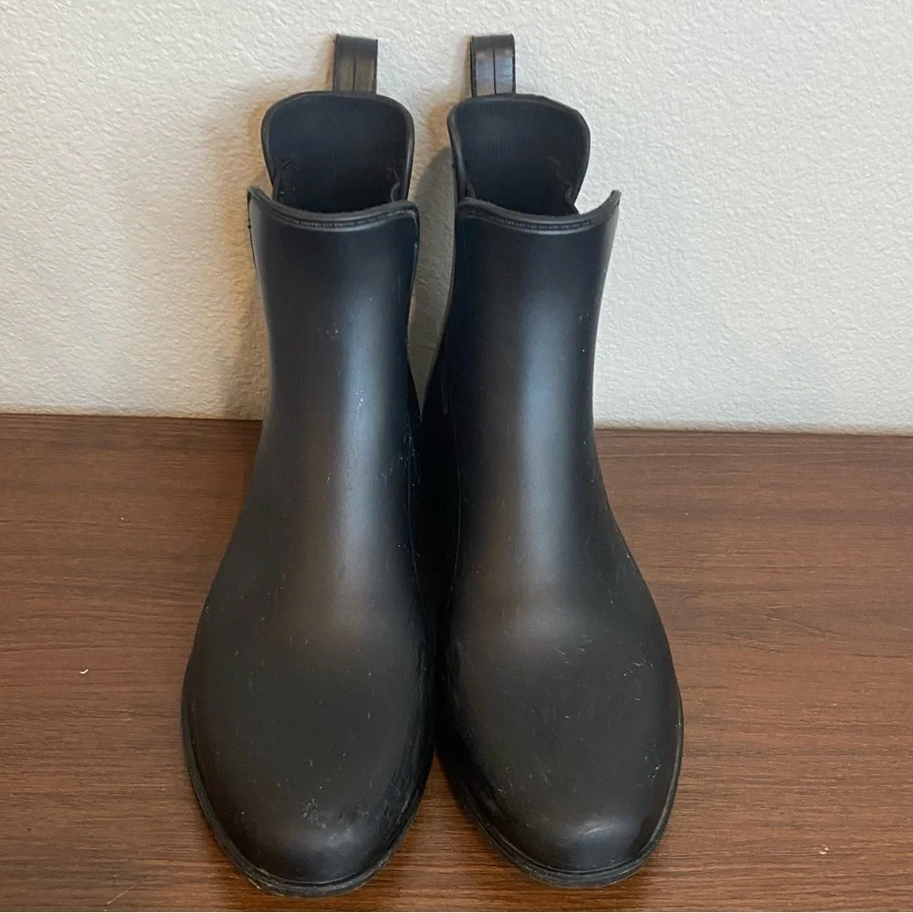 A New Day Chelsea Rain Boot Booties Size 6 Black